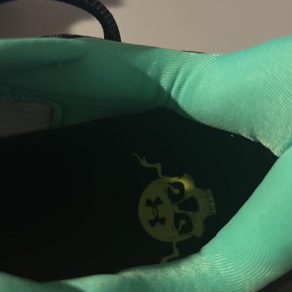 Under Armour blur smoke slime green football cleats men size 12.5 . - Picture 9 of 11